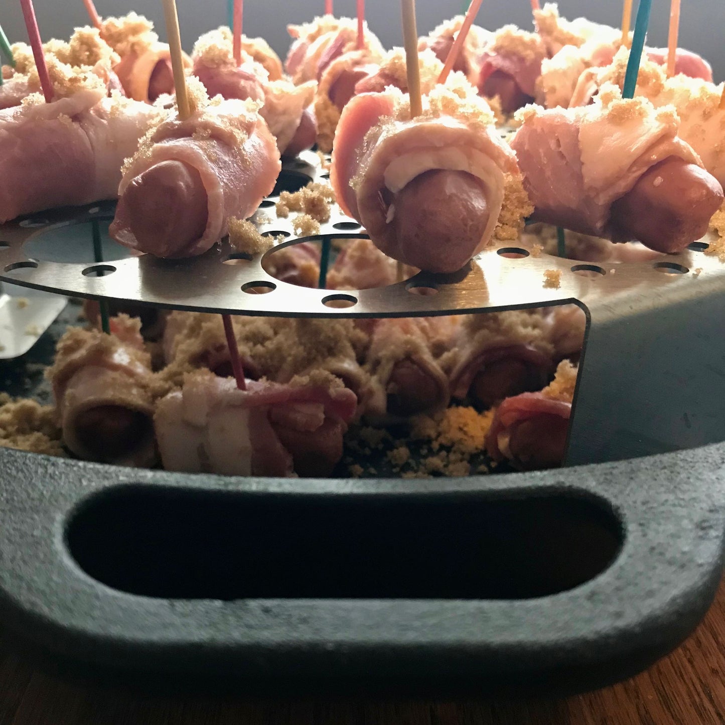 Dutch Oven Trivet with Lil smokes