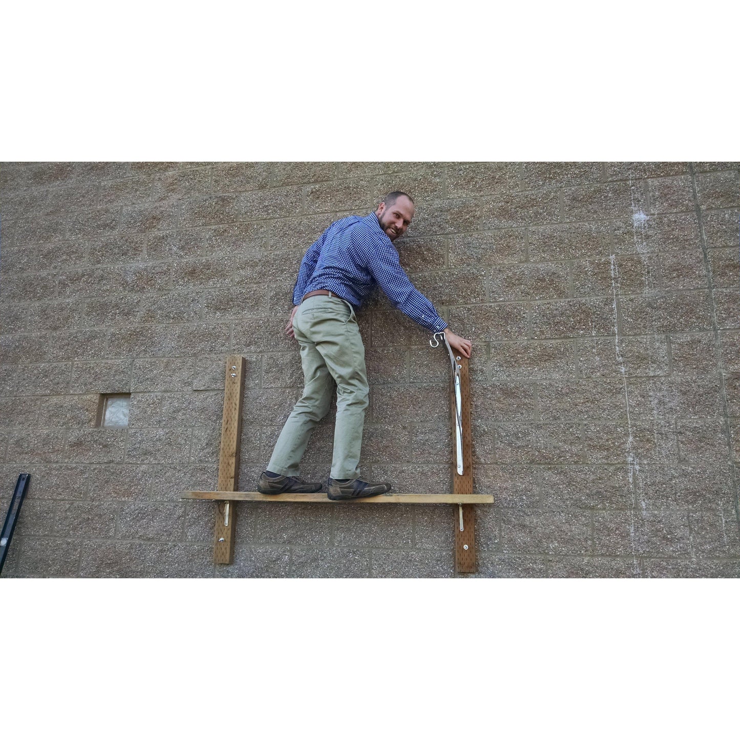 Diamond Plate Stainless Steel Shelf Bracket-Cascade Manufacturing