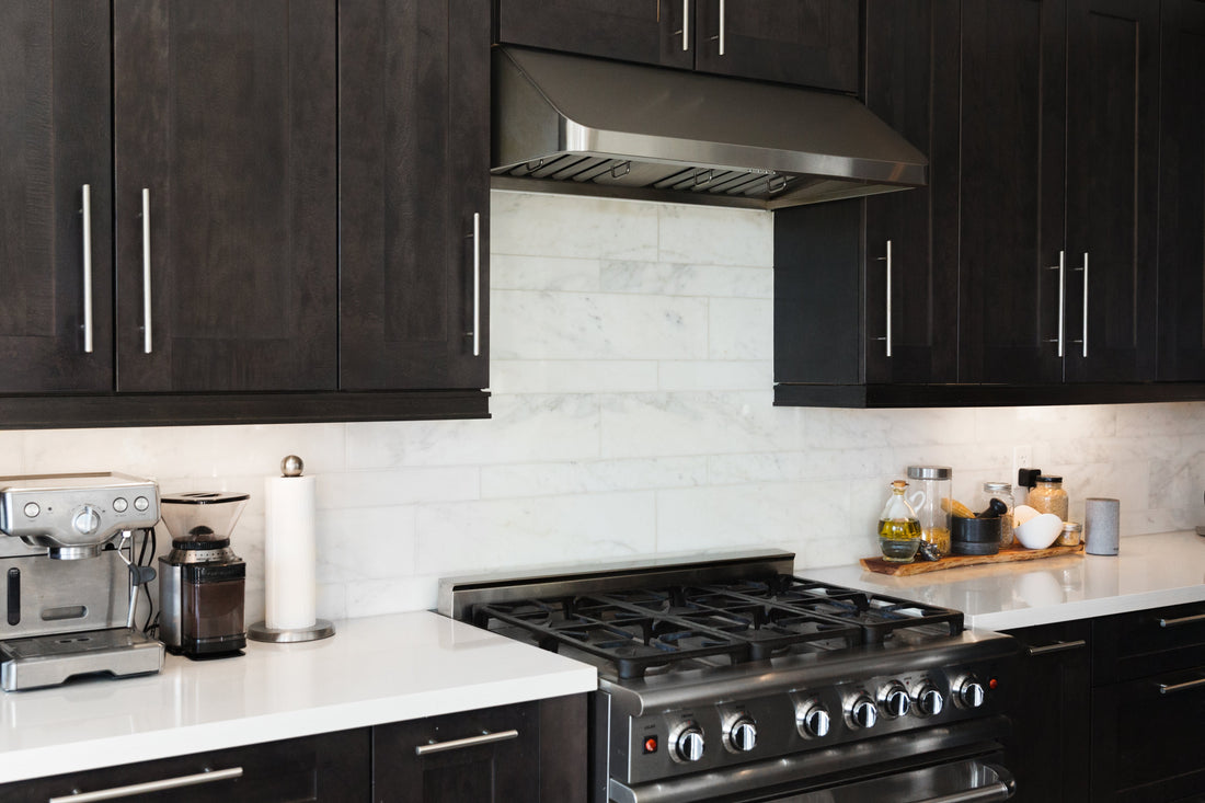 Selecting kitchen finishes on cabinets and countertops